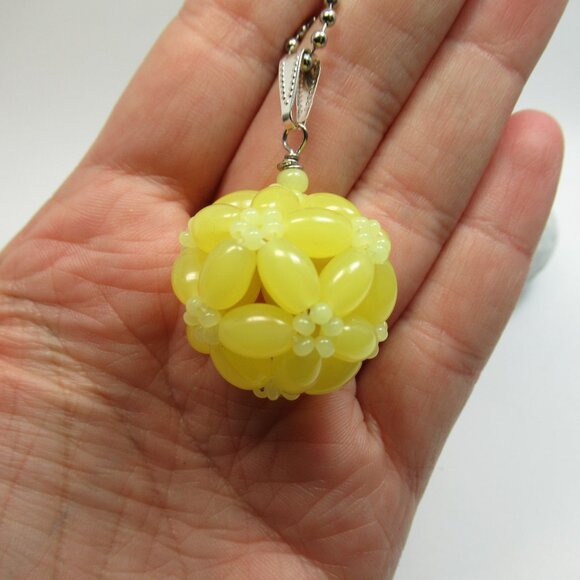 Uranium glass beaded bead - Picture 2 of 12